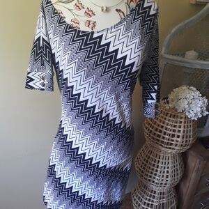 Kardashian Kollection Navy and White Zigzag Mini Dress Large